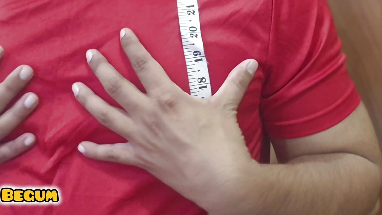 Tailor Taking Measurements of Alisha Bhabhi with His Fingers