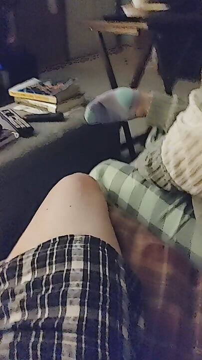 أرجواني مكثف وأكوا جوارب جوارب Handjob شاعر المليون