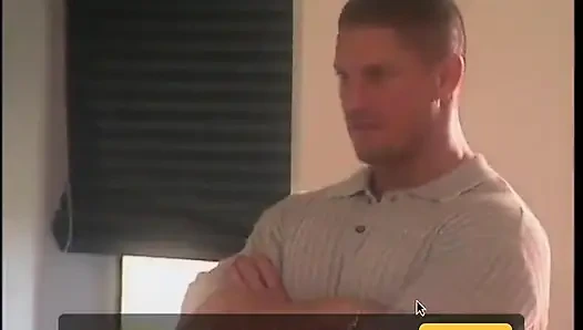 Wanita dewasa rambut pirang memeknya dijilat dan di-fingering