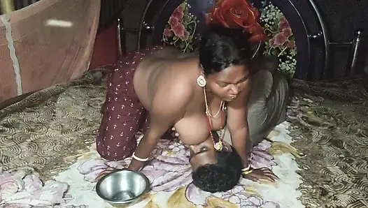 Desi wife ki dudh nikala chai banane ke liye