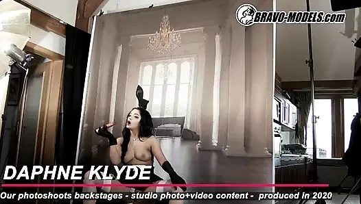 388-fotoshooting hinter den kulissen Daphne Klyde - erwachsener