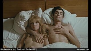 Angelica Domrose e Heidemarie Wenzel nuas em topless no filme