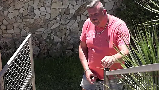 German whore fucking under the sun by the pool