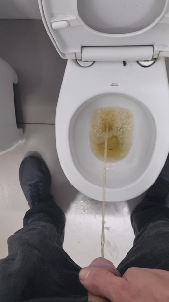 U javnom WC-u