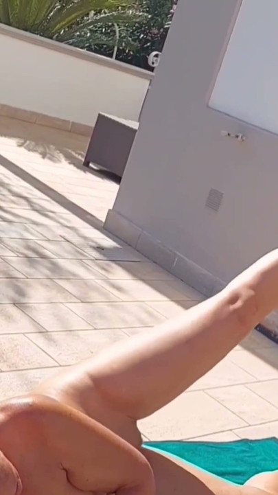 Selena's beautiful naked outdoor posing | Clip 1
