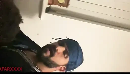 Asosyal'den o iyi sakso çekiyor