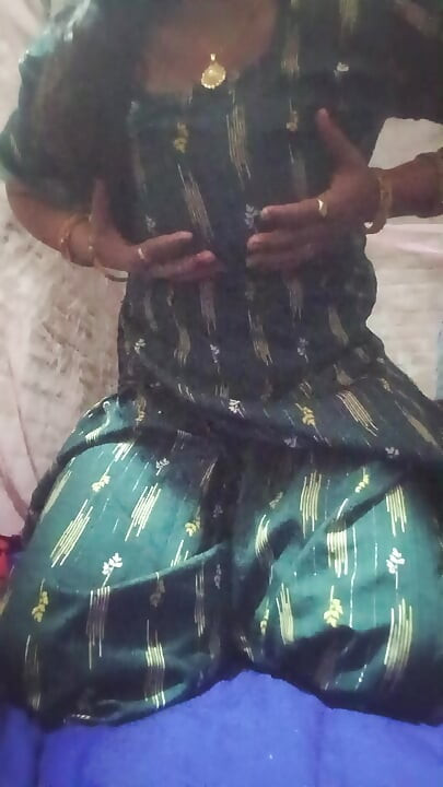 Sexo vídeo Hoot pusy deshi girls
