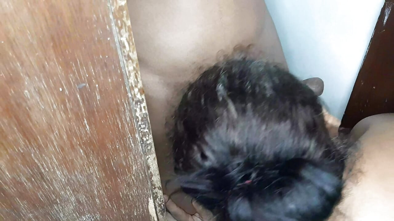 Masaje y follada para una deliciosa madura