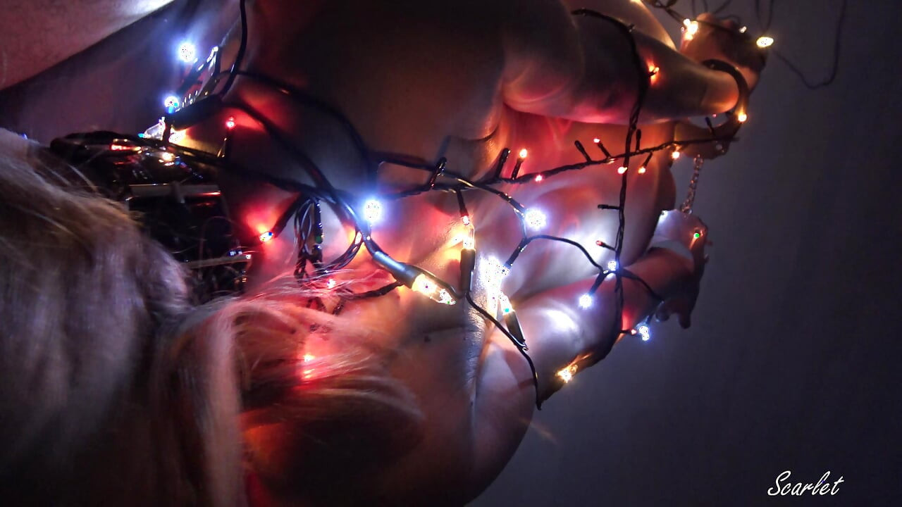 Cây thông Noel rất phục tùng và đụ của tôi được chảy tràn tinh dịch!