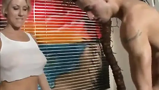 Tante seksi toket besar lagi asik ngentot kontol selesai olahraga sampai berkeringat