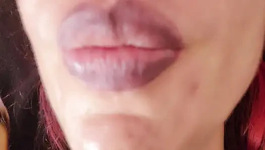 Seni tükürerek, geğirerek ve osuruklarla aşağılıyorum