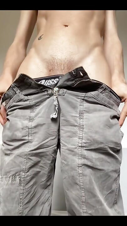 Francuski femboy drka pred pornićem