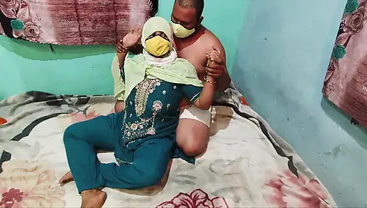 Zavallı Müslüman kız amcığını değiş tokuşu