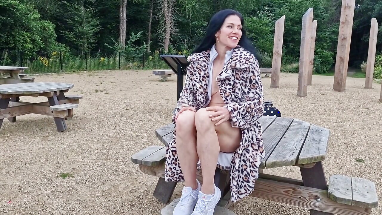 Pussy Close up Outdoor and Pissing