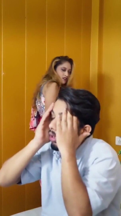 Neighbor calls bhabhi home and has sex with her sexy bhabhi Hard Fucking With Hindi Audio | Clip 1
