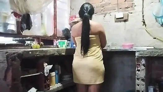 Duş almadan önce lezbiyen seks yaptık