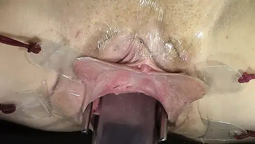 Широко распространённая киска ещё шире, открытые сперры и с дилдо, редактирование крупным планом, взгляд внутрь и сквирт