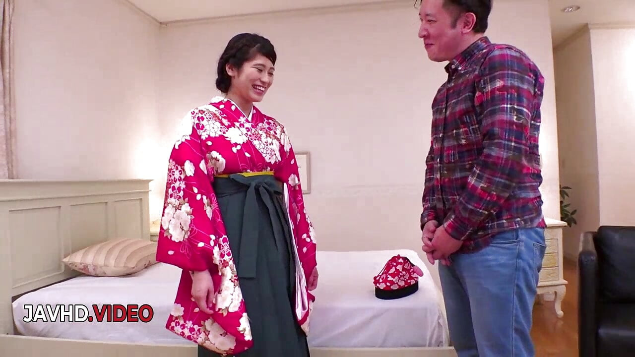 기모노의 Ema Kato는 김이 모락모락 나는 펠라 후 존나게 따먹히네