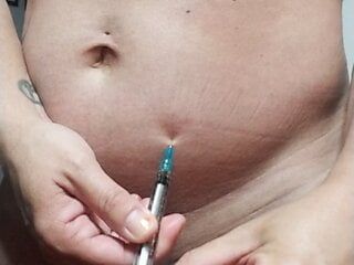 Ftm toma inyección en cubby tummy