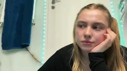 Jucielussie Changing outfits On webcam