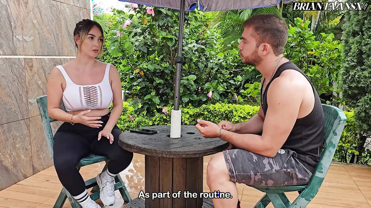 Peituda loira estudante Tatiana Alvarez fode treinador de fitness Brian Evansx
