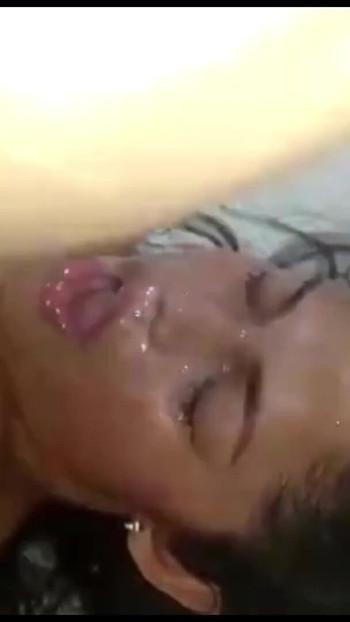 Detik emosi dari "kongkek tepi dan kongkek dubur pantat besar gemuk isteri jalang curang kawan saya"