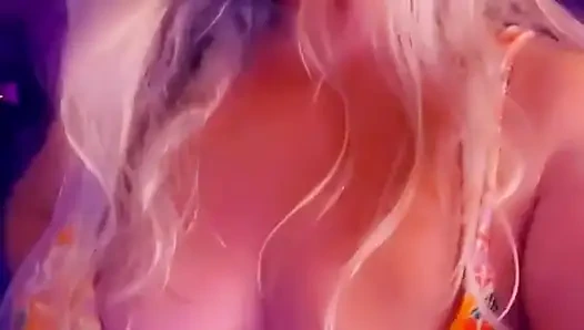 Pamer bikini 10 pounds