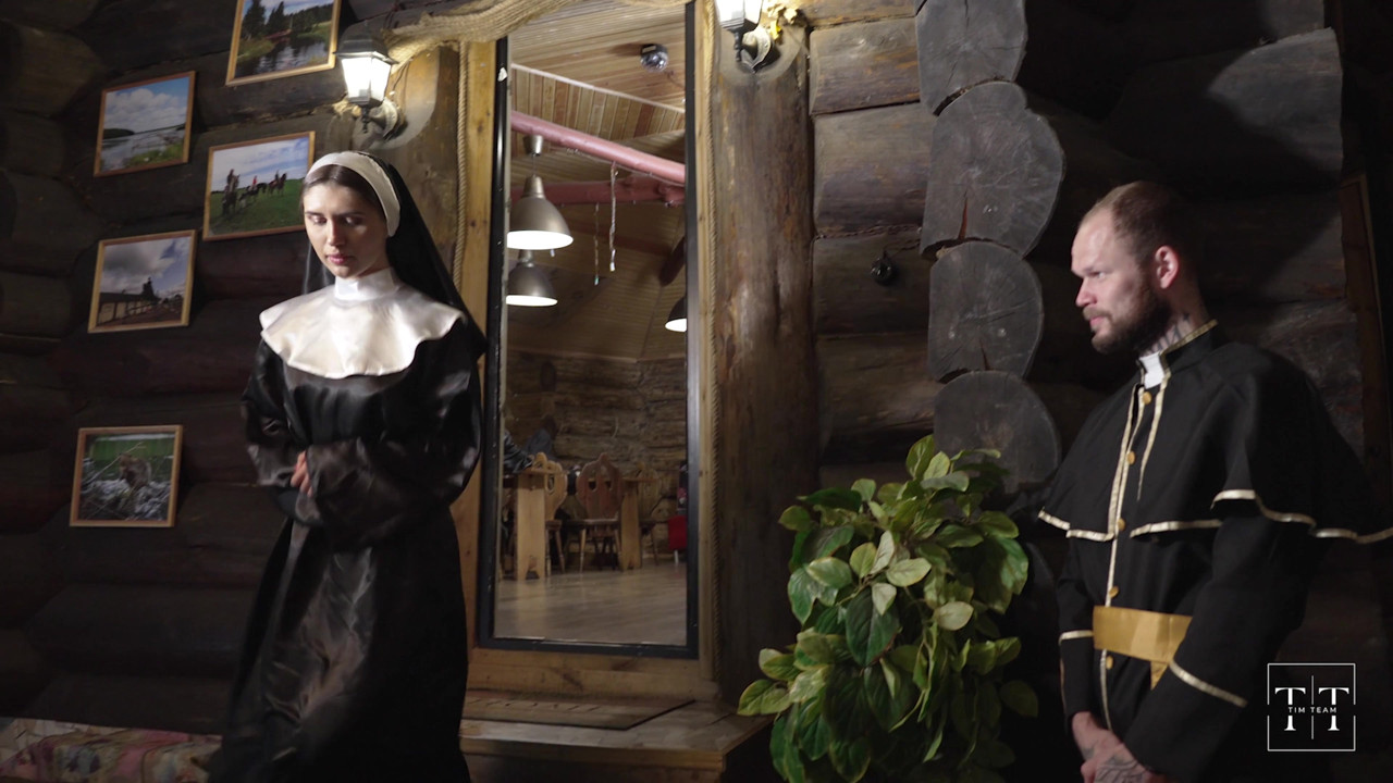 悪質な修道院パート8。従順なジャディリカ尼僧になりなさい、司祭はすべての罪を赦します