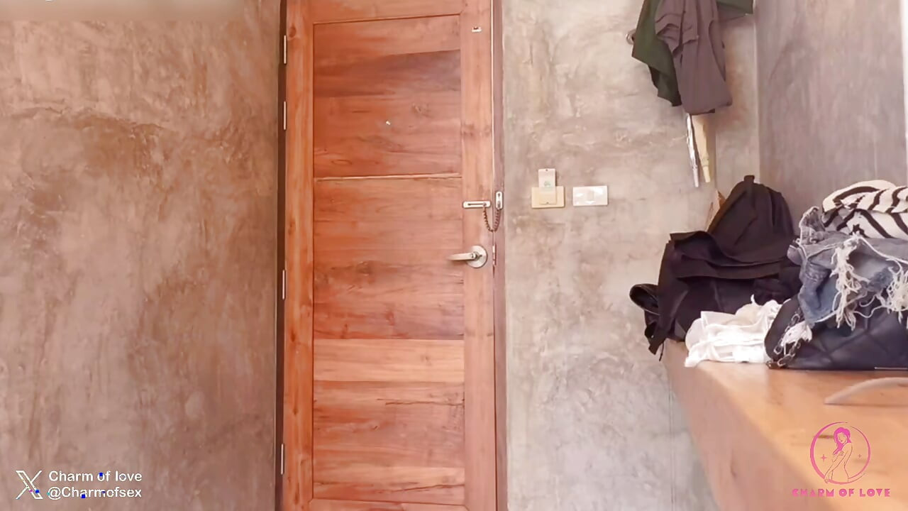 Kebahagiaan menanti di sebalik pintu.