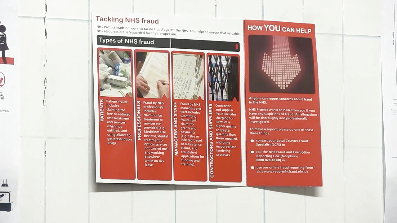 야생 오럴과 하드 섹스로 유혹하는 영국 밀프