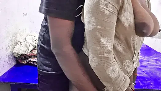 Hintli köylü desi ev hanımı oğlanla seks yapıyor