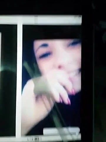 Manon D Cumshoted