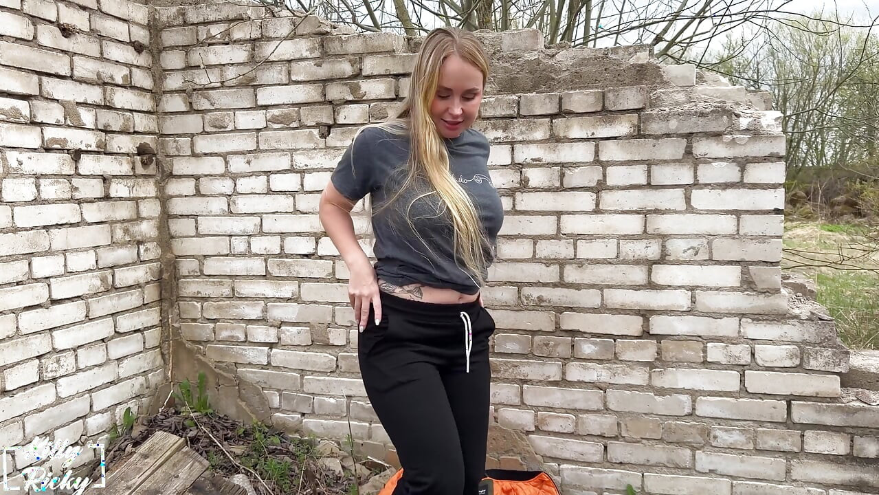 Outdoor Pee and Anal Play Ass to Mouth