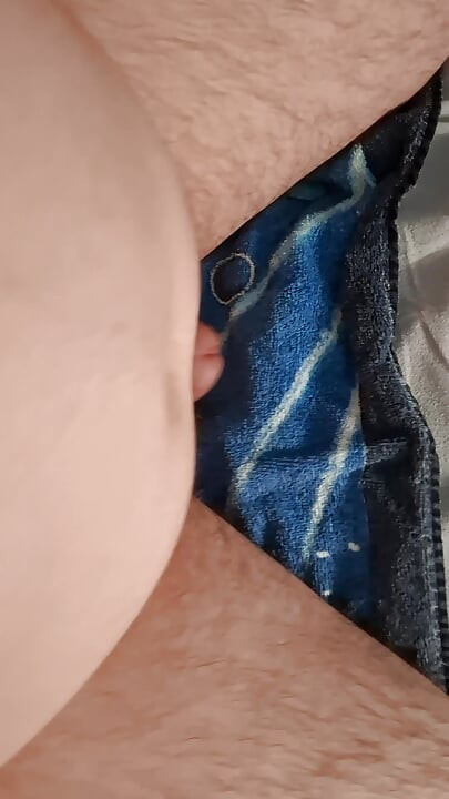 Hands free ejaculation - Playing and moaning with anal toy