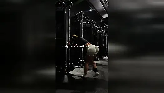 Winziges 18-jähriges jungfräuliches loch gefickt, roher deadlift-slip