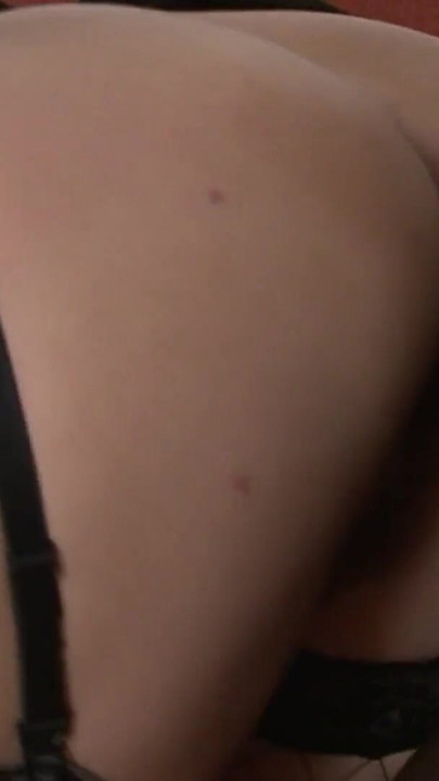 Memorable moment from "Sie drängt sich gegen ihn und stöhnt laut auf"
