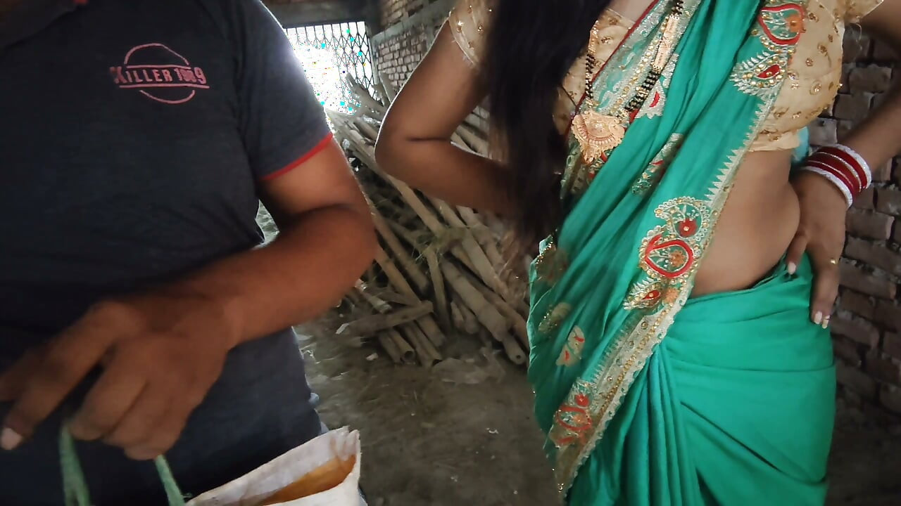 bhabhi desi nóng bỏng mới cưới đang bị em chồng ruột địt sướng trong tư thế doggy