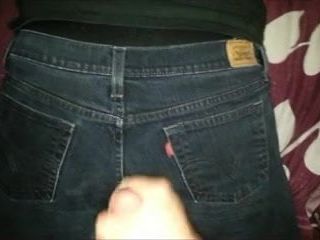 Ejaculação em jeans preto