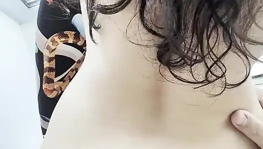 Die tür kaum hinter valentina nappi geschlossen und sie wurde bereits gefickt