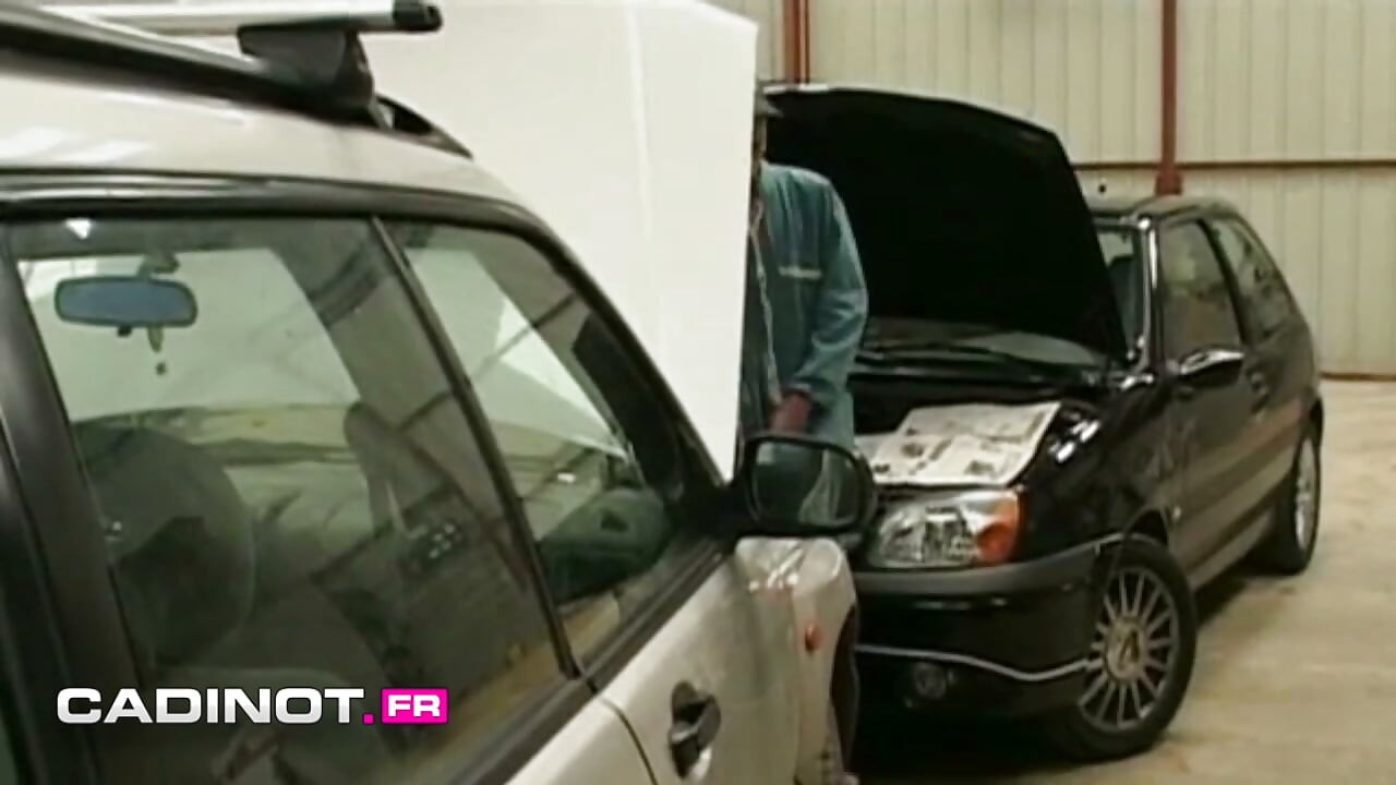 Cadinot.fr - Threesome between mechanics