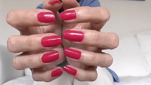 Rote Fingernägel, Präsentiert von Lady Victoria Valente