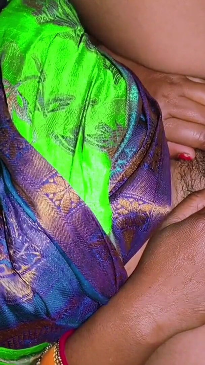 Suman bhabhi ke chut me devar ne lund ragad ke chut se pani nikal diya.new married wife ko bhaiya ne chod ke pregnant… | Clip 1