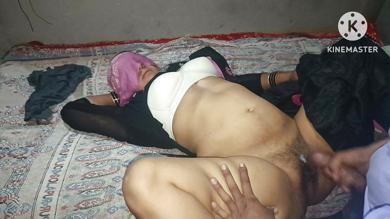 Itni jor se chudayi kri ki bhabhi ka moot nikal gya