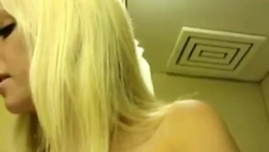 perfect blonde webcam (does anybody no her name)