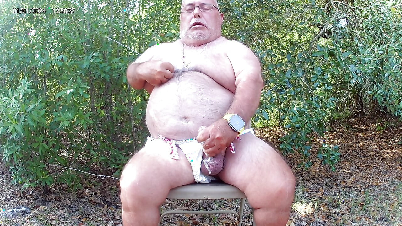 Mark Fletcher mi je polizao spermu i pljunuo je natrag na moj kurac.