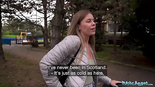 Dieses mädchen sah verloren aus - Public agent