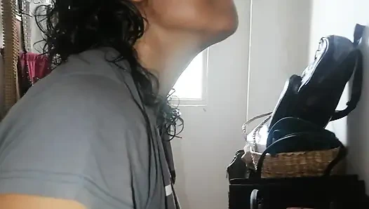 Neibor milf - berdandan untuk kembali ke rumah sebelum kedatangan suami