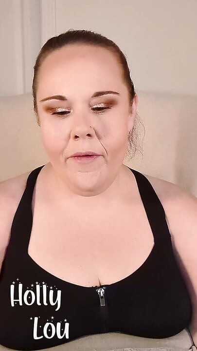 Žena šalje tvoje sissy želje Mistress Holly na pravu sissy obuku