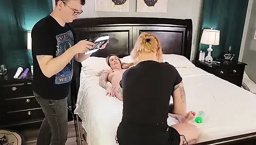 Pregnant Lesbian Orders a Massage Bts