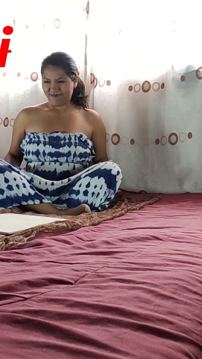 우리는 지루했기 때문에 섹스 게임을했고, 병을 플레이하기로 결정했고, 풍성한 섹스로 끝납니다. | 클립 1
